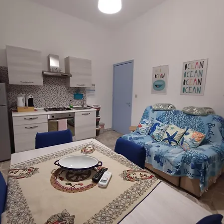 Apartment Home Apartment *