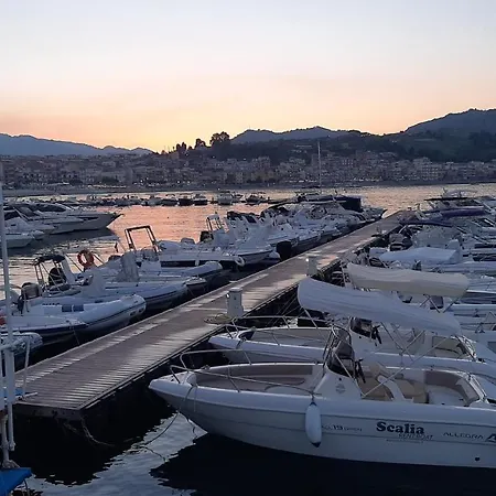 Апартаменти Home *