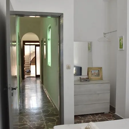 Апартаменты Home Apartment