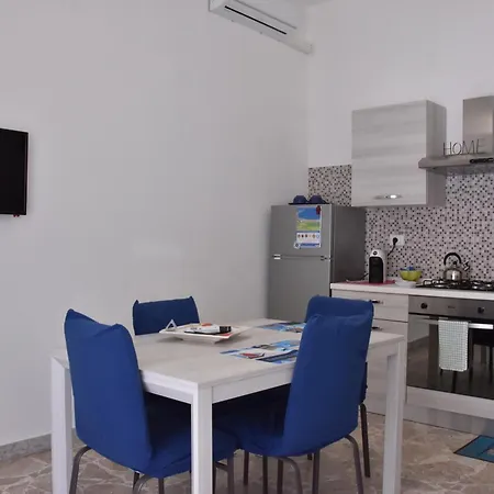 Home Apartment * Giardini-Naxos
